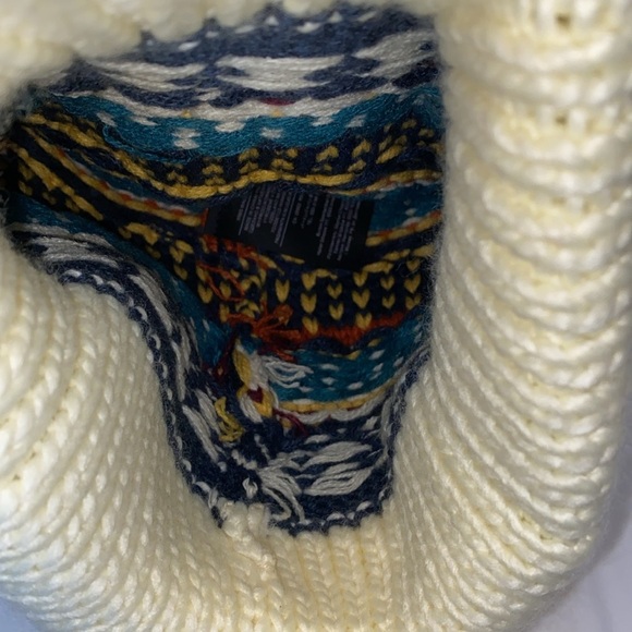 Burton Womens Walden Beanie knitted with Pom Pom OS - Picture 3 of 7